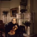 29-07-1993 Jaap van Zweden at home

[keywords]Violin, Posed, Eyecontact, Half Length[/keywords]